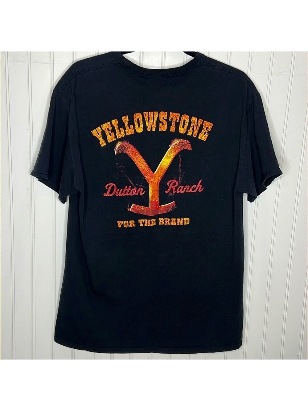 - Yellowstone Dutton Ranch T Shirt Size Large